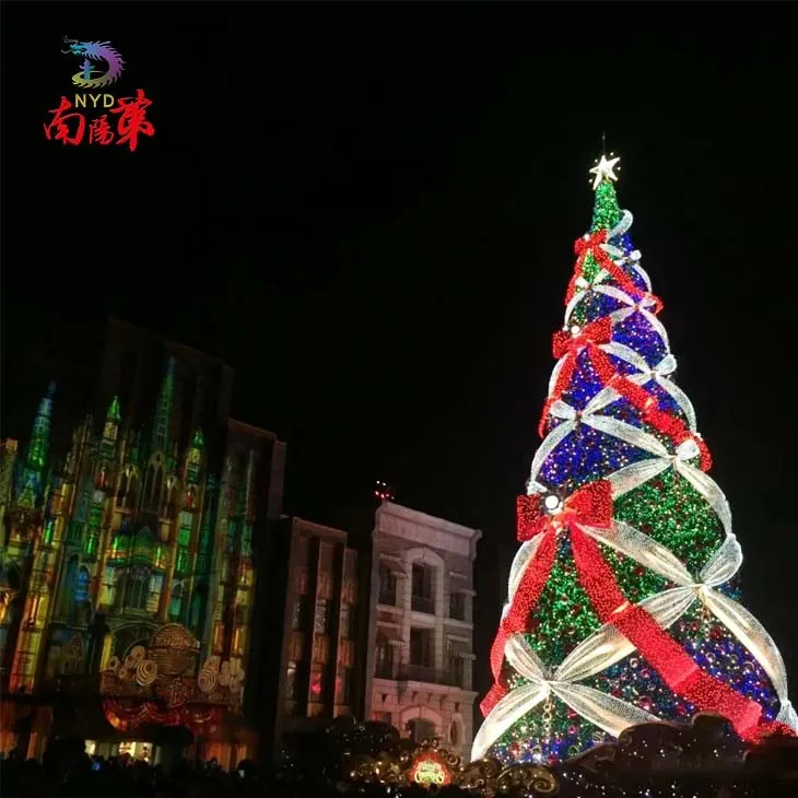 Lighted Ribbon Christmas Tree for Plaza